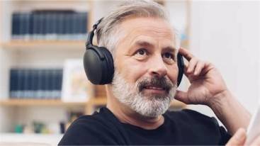 Client review highlighting noticeable cognitive gains in focus, clarity, and memory retention